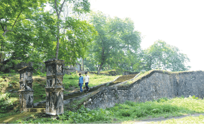 Di tích Nhà tù Chợ Chu – còn gọi là Căng Chợ Chu – là một trong những địa chỉ đỏ quan trọng của Khu di tích Quốc gia đặc biệt ATK Định Hóa