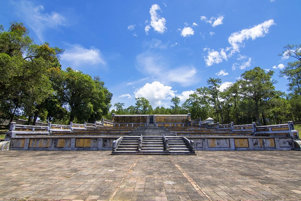 Không gian Lăng Gia Long